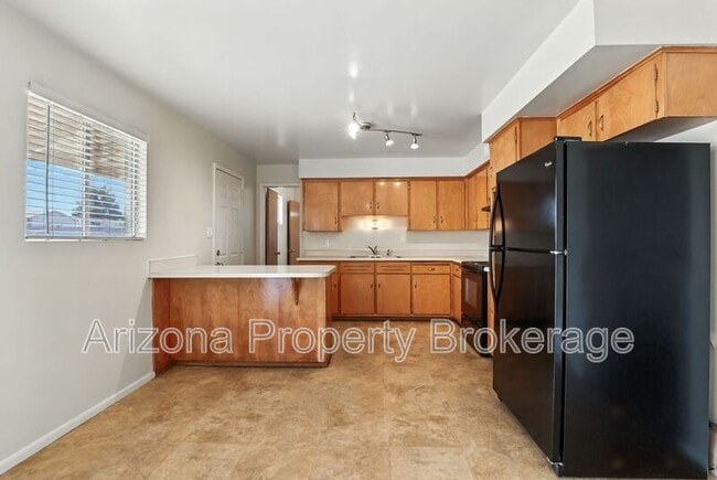 Building Photo - 429 N Saguaro
