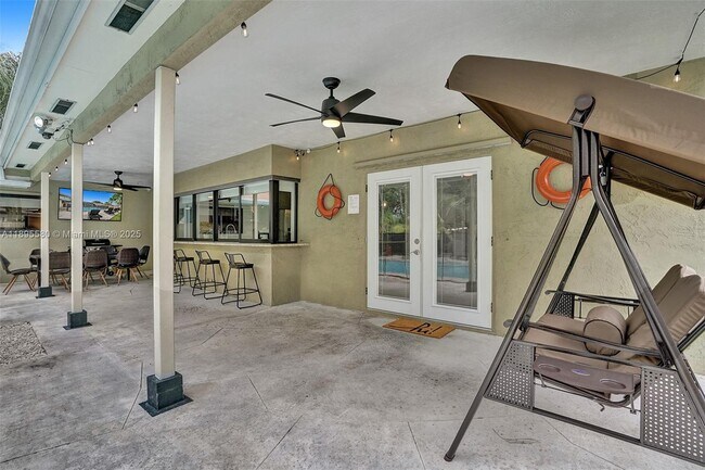 Building Photo - 4233 Van Buren St
