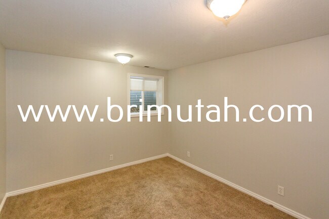 Building Photo - 3799 S 2235 E