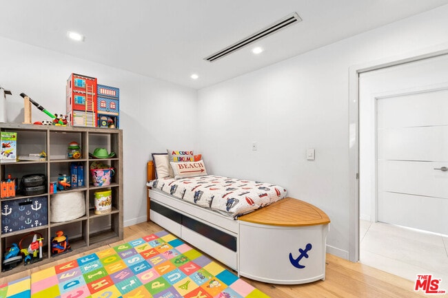 Building Photo - 849 Glenmere Way