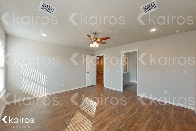 Building Photo - 2805 Destin Ave