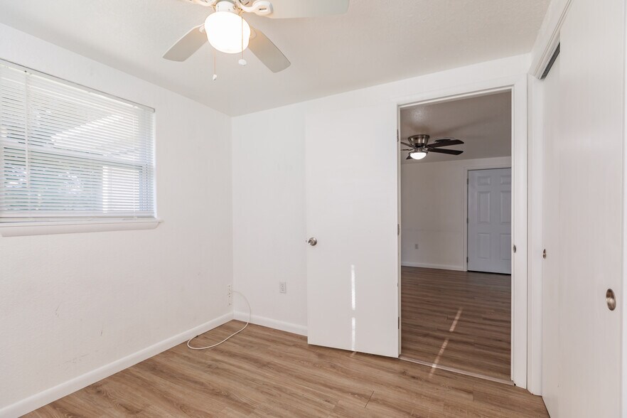 Building Photo - 1611 Florence Ave