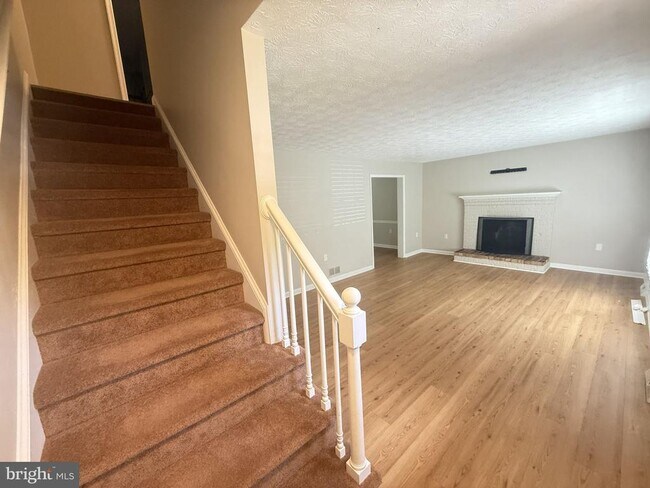 Building Photo - 824 Appleseed Ct