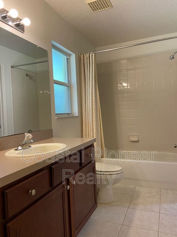 Building Photo - 10542 San Travaso Dr