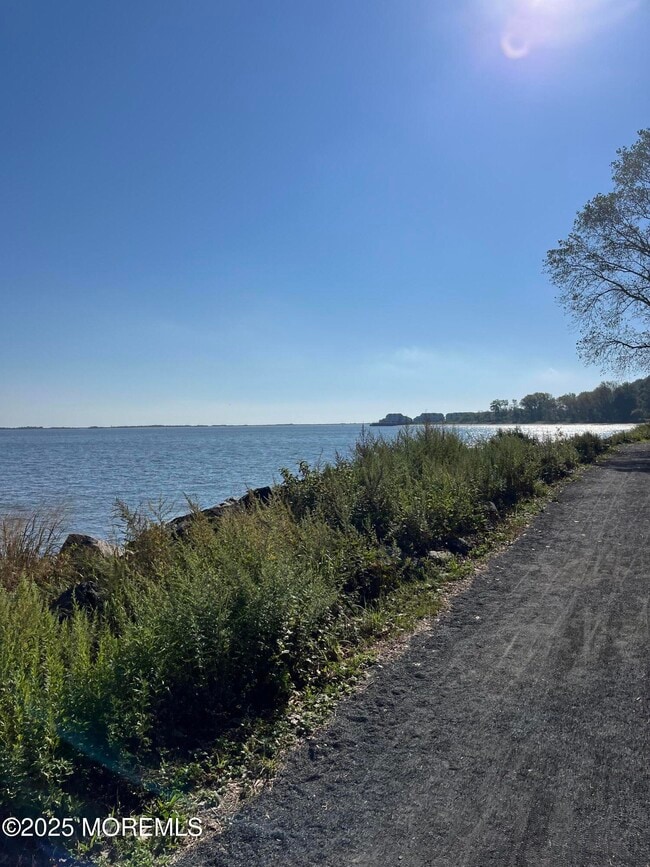 Building Photo - 203 Shore Dr