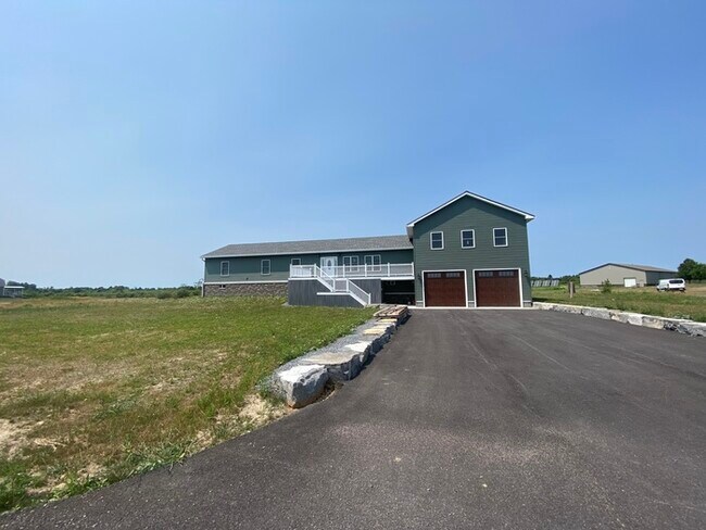 Building Photo - Brand new construction 5 bedroom 3 bath wi...