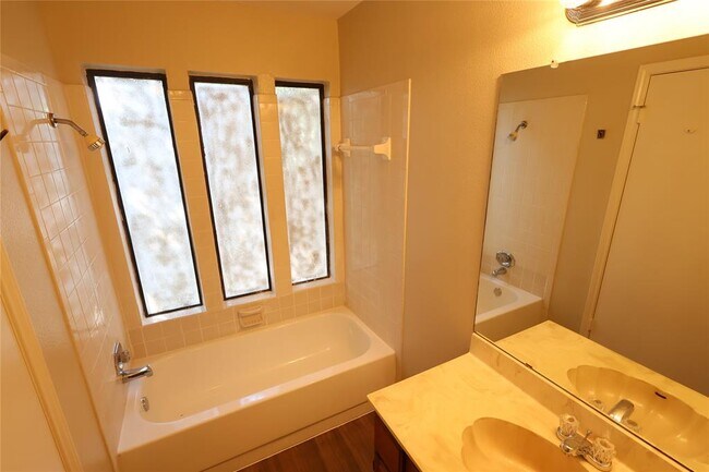 Building Photo - 6714 Windrift Way