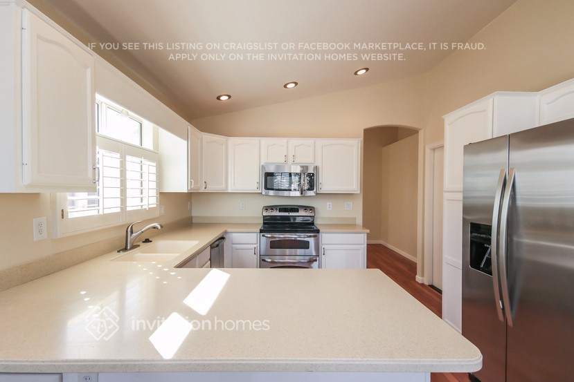 Building Photo - 4525 E Silverwood Dr