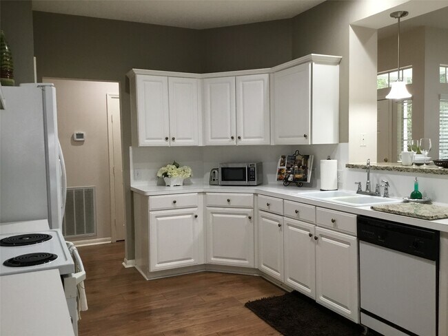 Building Photo - 3 N Spiral Vine Cir