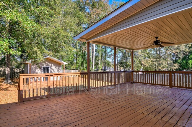 Building Photo - 2051 Sylvan Lake Dr