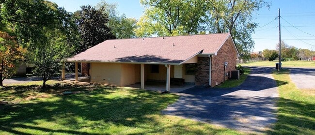 Building Photo - 8614 Burleson Ln