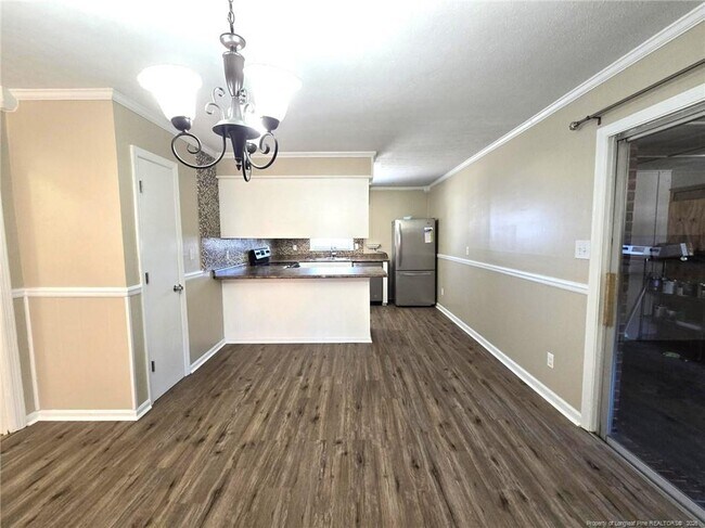 Building Photo - 266 Channing Dr