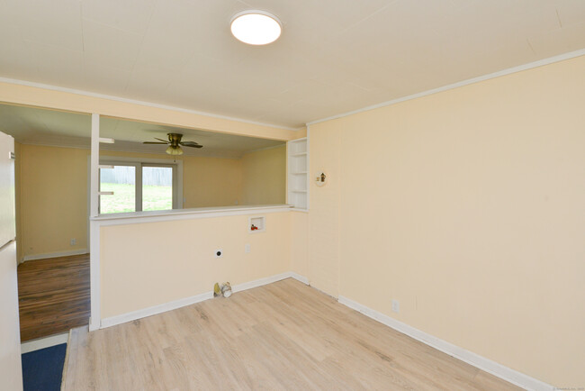 Building Photo - 130 Circle Dr