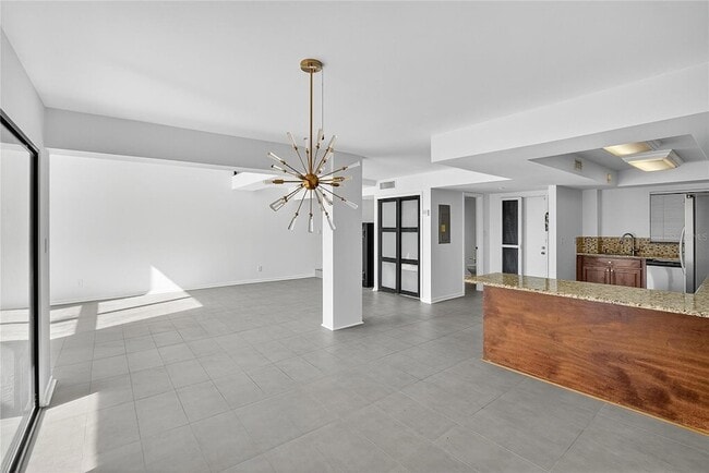 Building Photo - 13618 Greenfield Dr