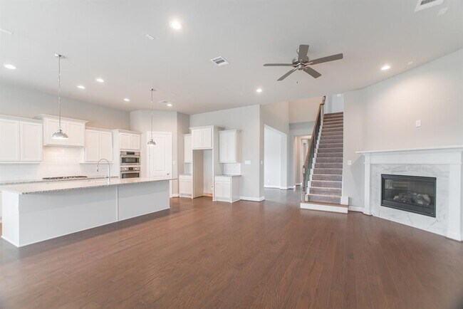 Building Photo - 2344 Goldenglade Dr