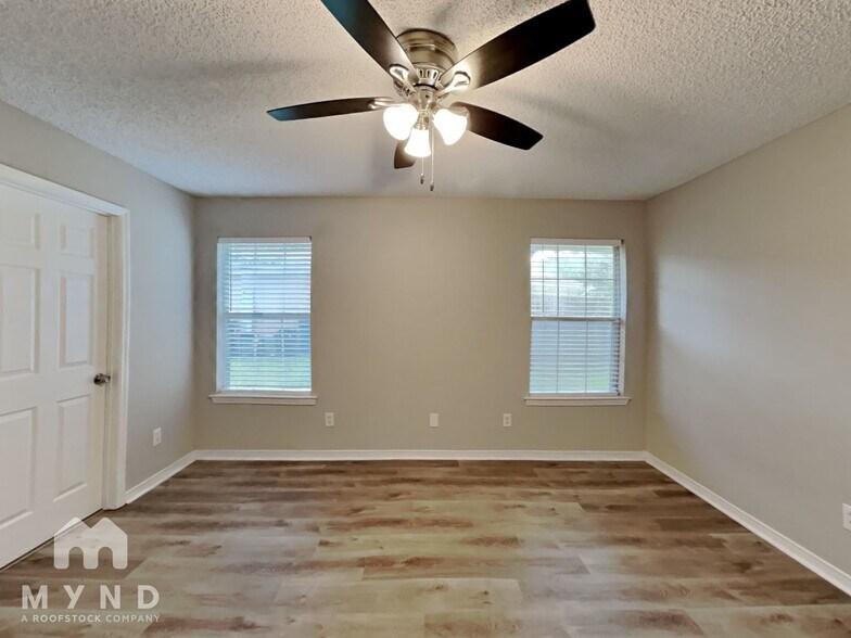 Building Photo - 1850 Penzance Pkwy