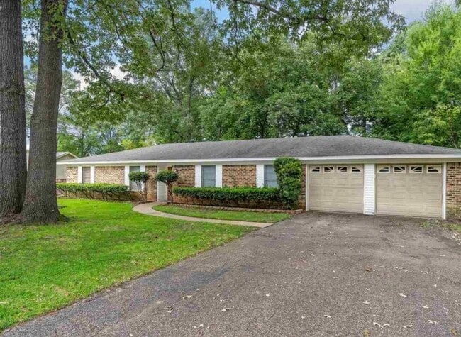 Building Photo - 115 Fairview Dr