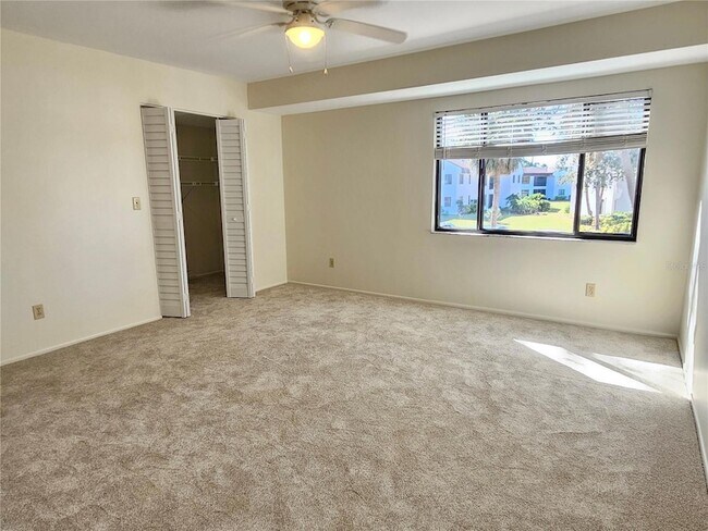 Building Photo - 812 Capri Isles Blvd