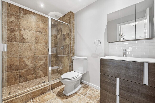 Building Photo - 215 St Michaels Walk