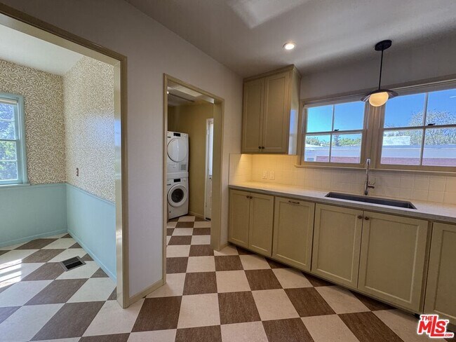 Building Photo - 11188 Ophir Dr