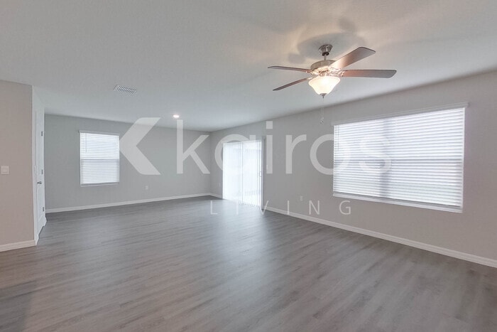 Building Photo - 8694 SW 43rd Ter