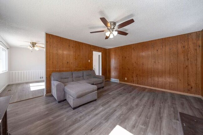 Building Photo - Remodeled Bungalow Style Home w/ Basement