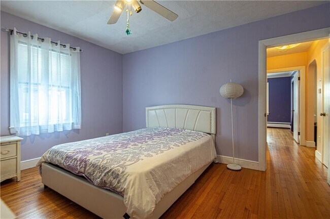 Building Photo - 25 Weeks St