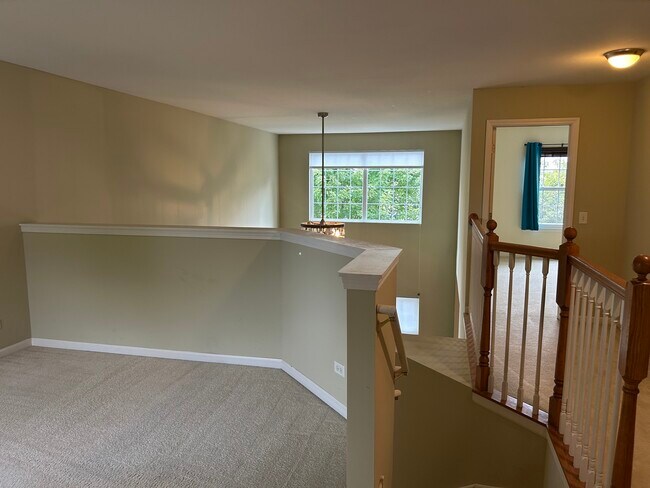 Building Photo - 394 Bay Dr