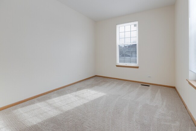 Building Photo - 840 Amelia Ct