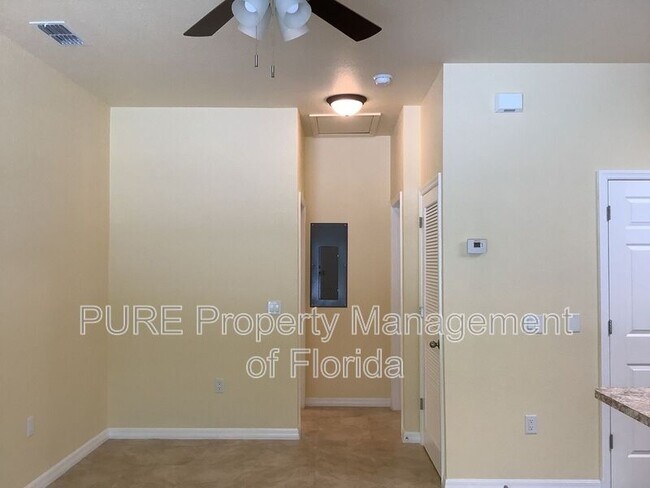 Building Photo - 1404 NW 18th Ave