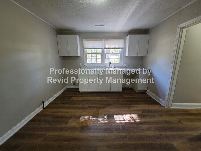 Building Photo - 1419 Depass Rd