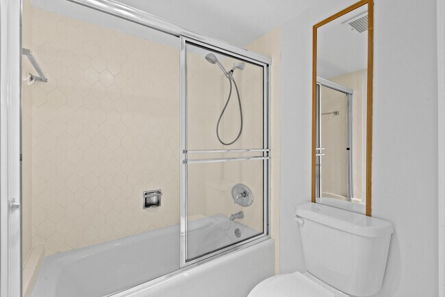 Building Photo - 2425 Presidential Way