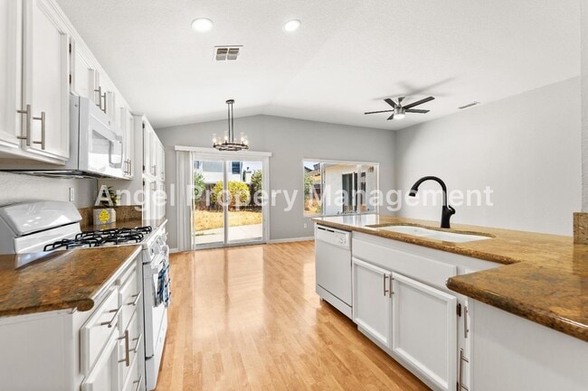 Building Photo - 10093 Oglethorpe Way