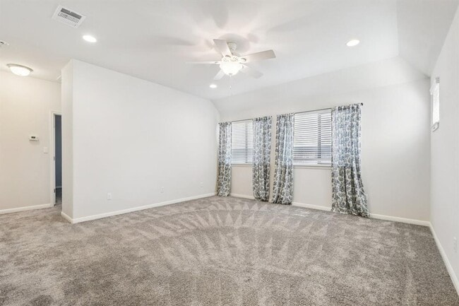 Building Photo - 2244 Hilltop Climb Dr