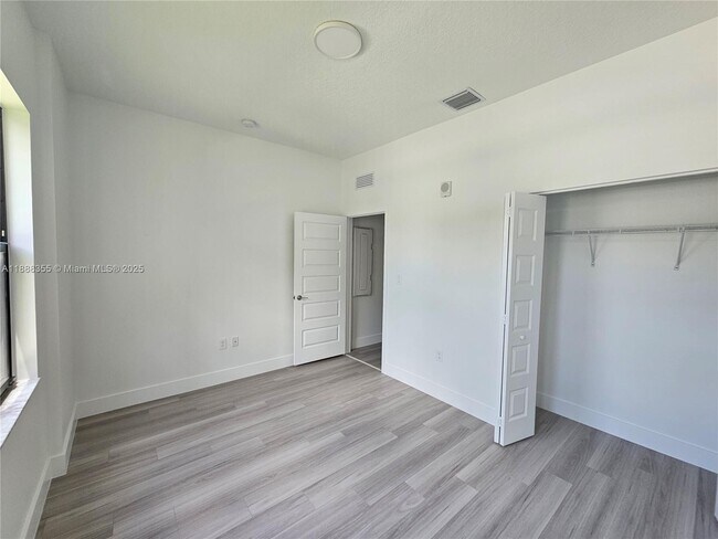 Building Photo - 7831 NW 104th Ave