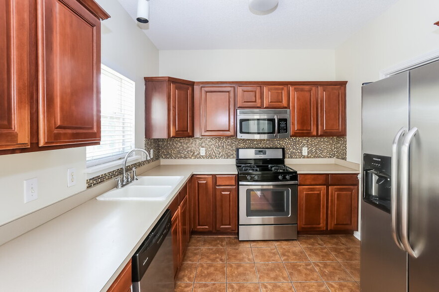 Building Photo - 13012 Woodland Farm Dr