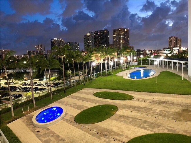 Building Photo - 601 NE 36th St