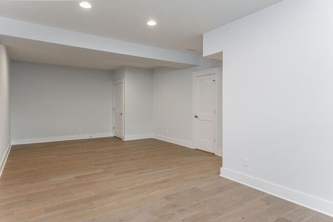 Building Photo - New Construction Rental-Asheville!