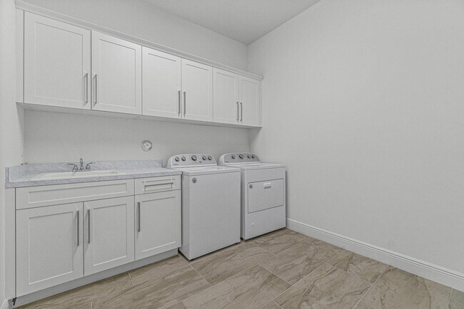 Building Photo - 6950 NW 28th Ave