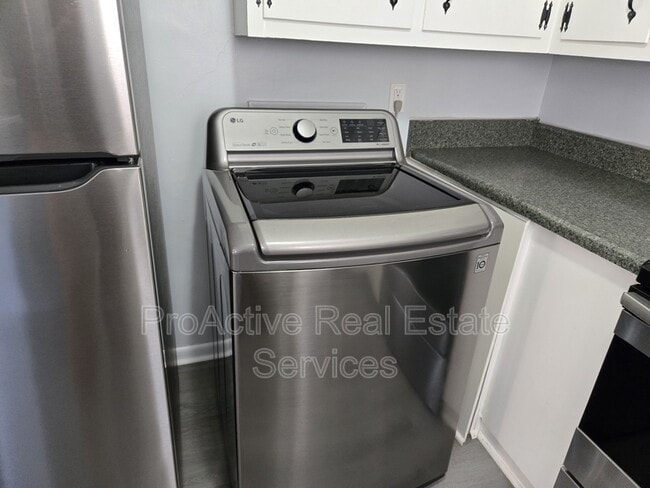 Building Photo - 3875 Wake Cir