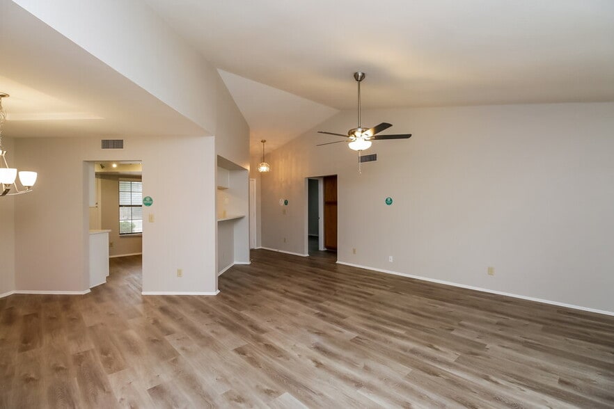 Building Photo - 12415 S Ki Dr