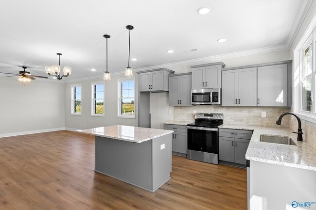 Building Photo - 241 Susan Lynn Dr