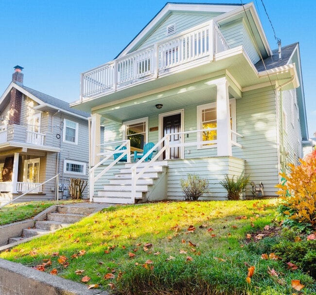 Building Photo - 4551 4th Ave NE