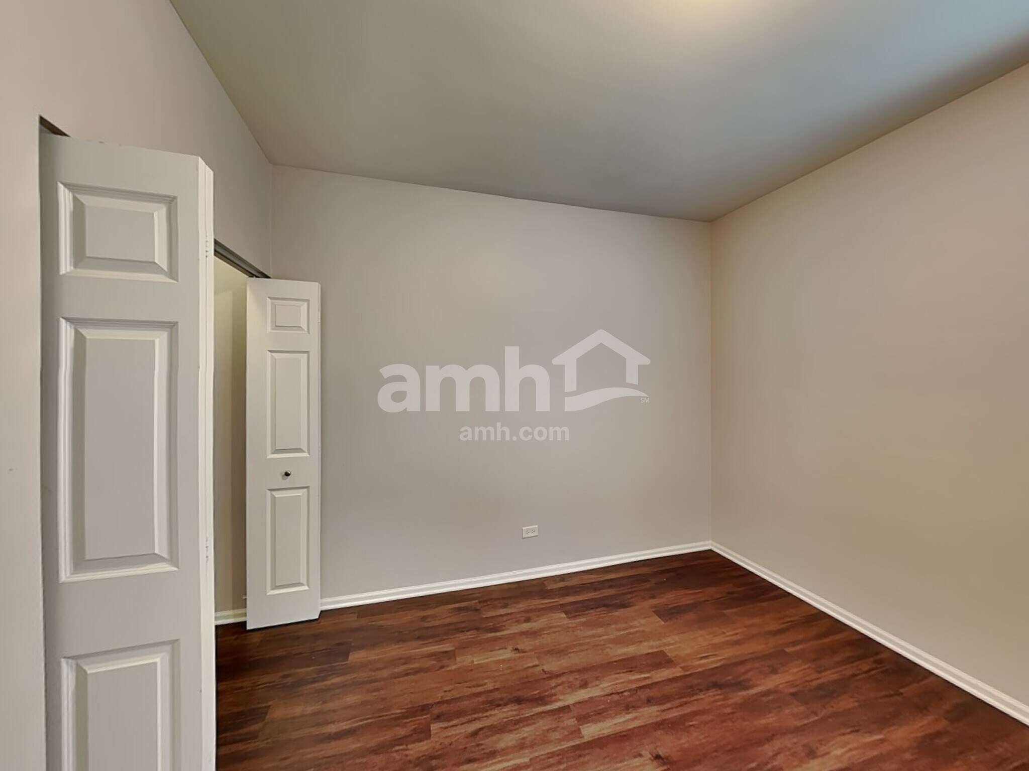 Building Photo - 1400 Bridgehampton Dr