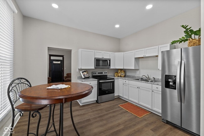 Building Photo - 195 W Marion St