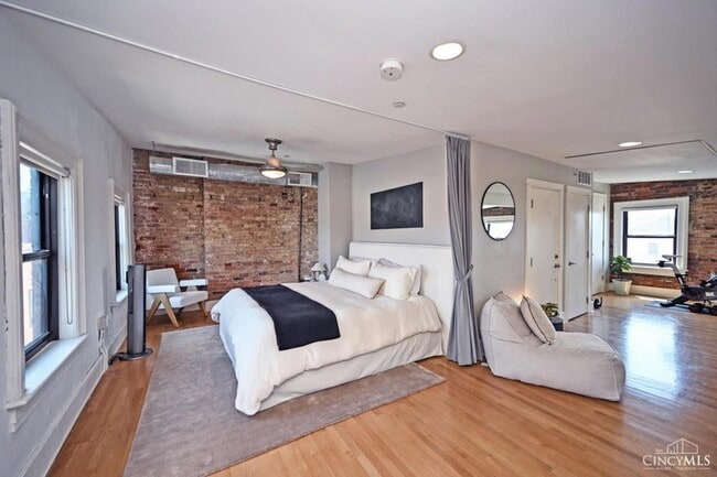 Building Photo - 27 Mercer St