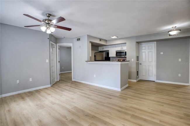 Building Photo - 437 Fountainhead Cir