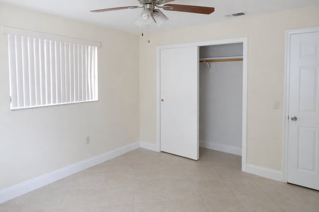 Building Photo - 9100