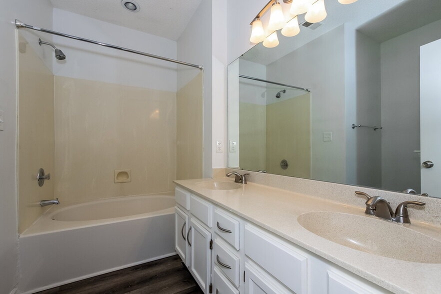 Building Photo - 11314 Clayford Ridge