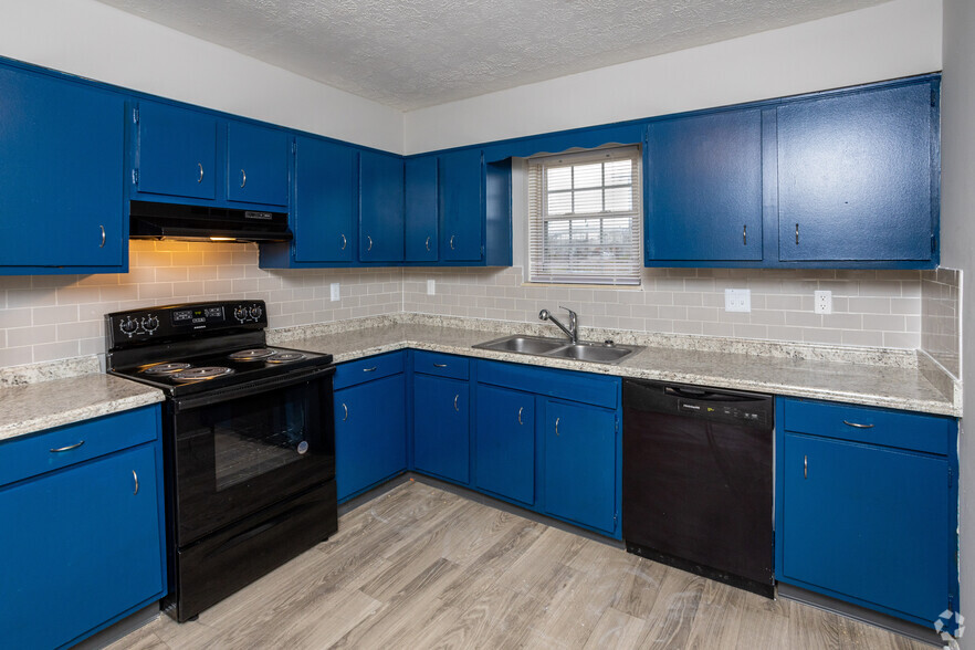 Primary Photo - Springhurst East Apartments